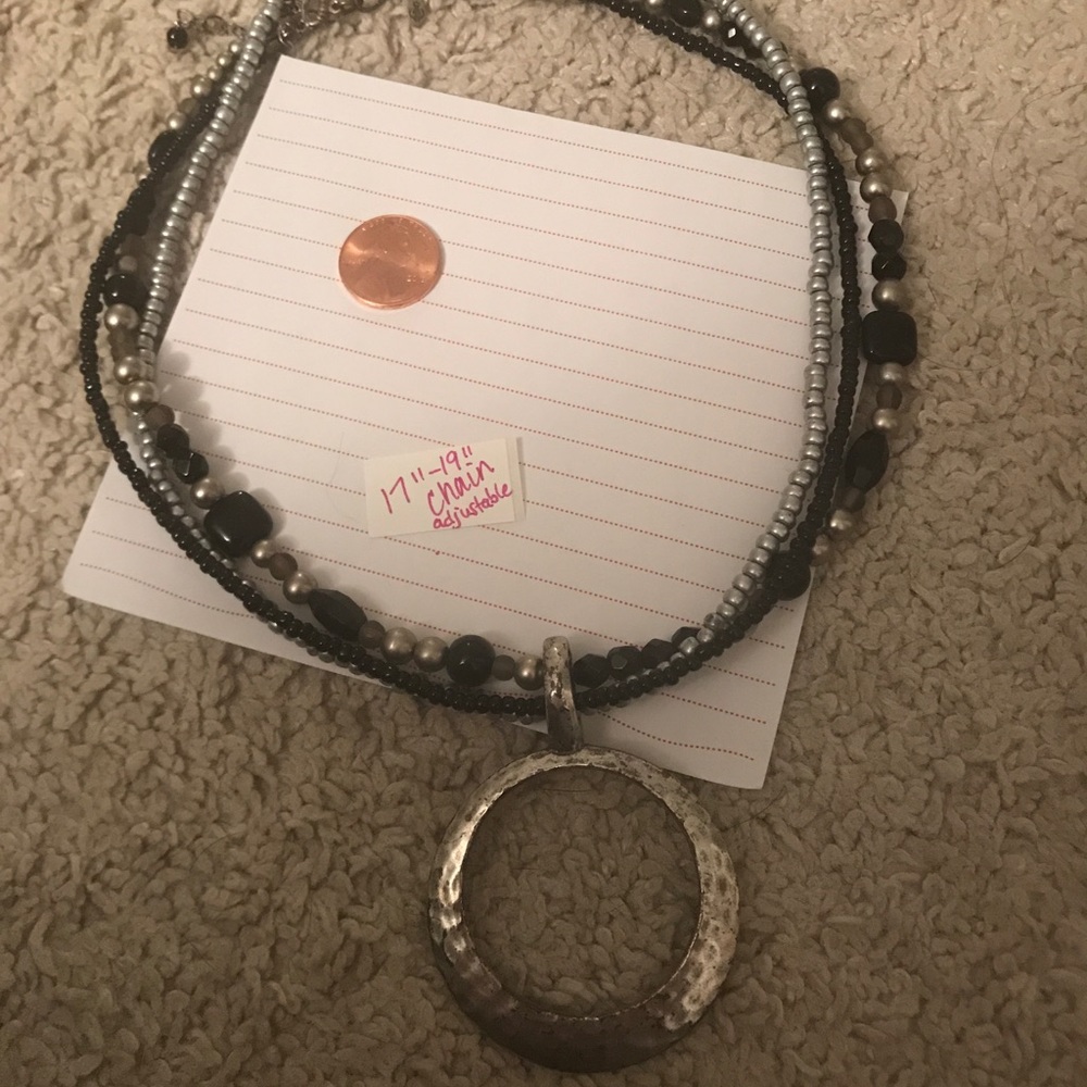 Fashion necklace with removable pendant